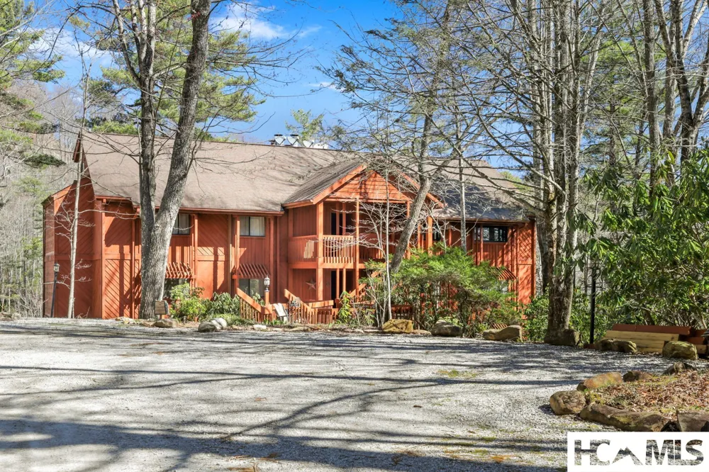 221 Toxaway Falls Drive #1A Lake Toxaway, NC 28747