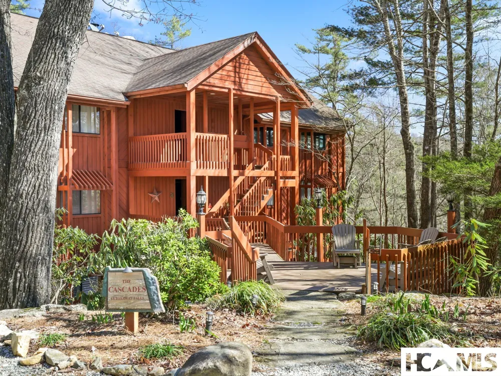 221 Toxaway Falls Drive #1A Lake Toxaway, NC 28747