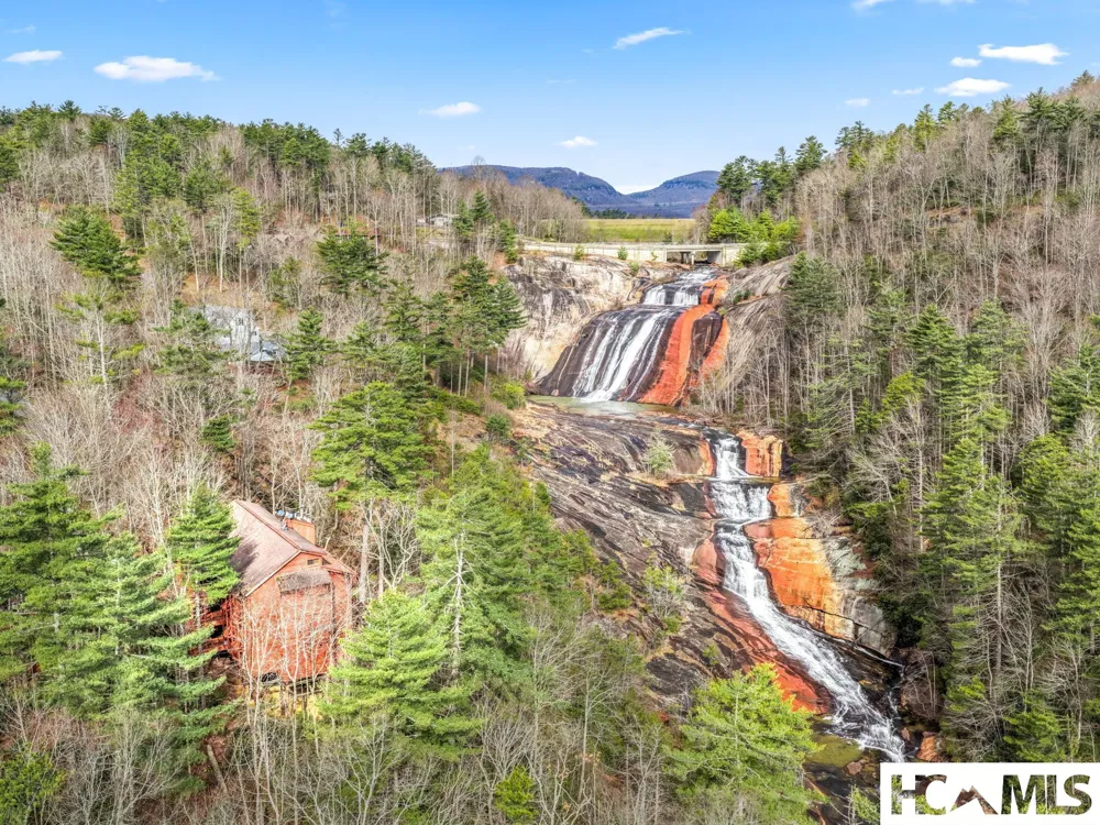 221 Toxaway Falls Drive #1A Lake Toxaway, NC 28747