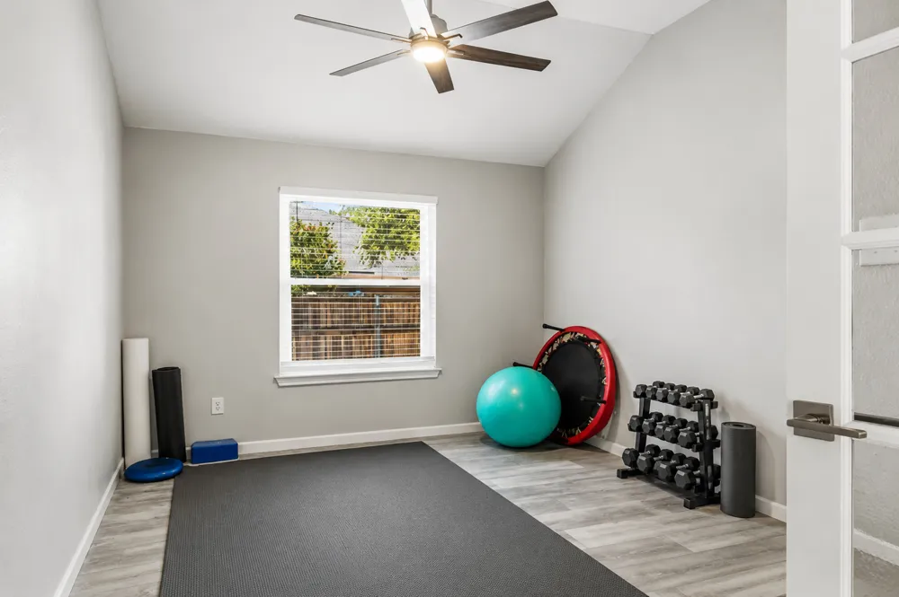 1921 Rutherford Drive Leander, TX 78641