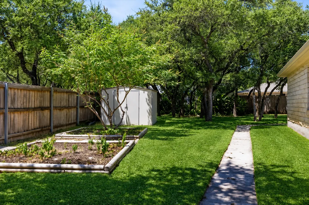 1921 Rutherford Drive Leander, TX 78641