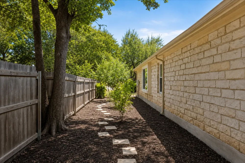 1921 Rutherford Drive Leander, TX 78641