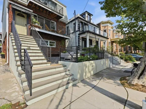 59 HAUXHURST AVE