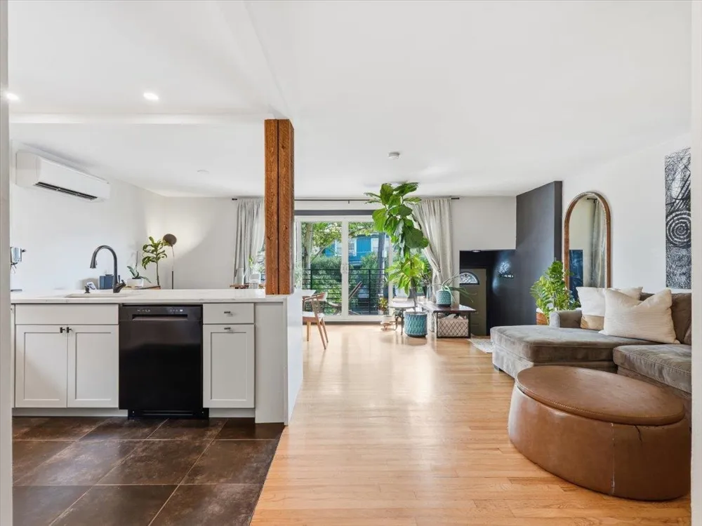 59 HAUXHURST AVE Weehawken, NJ 00786