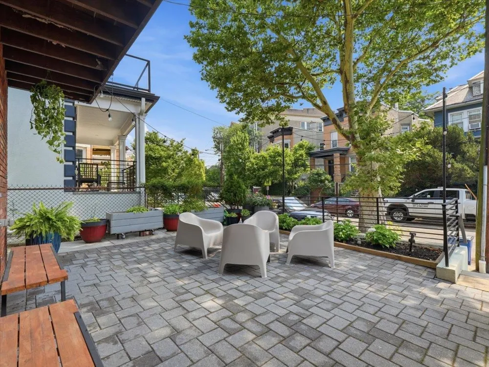 59 HAUXHURST AVE Weehawken, NJ 00786