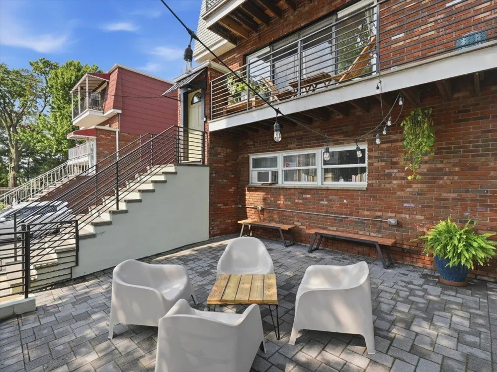 59 HAUXHURST AVE Weehawken, NJ 00786
