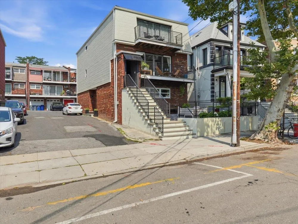 59 HAUXHURST AVE Weehawken, NJ 00786
