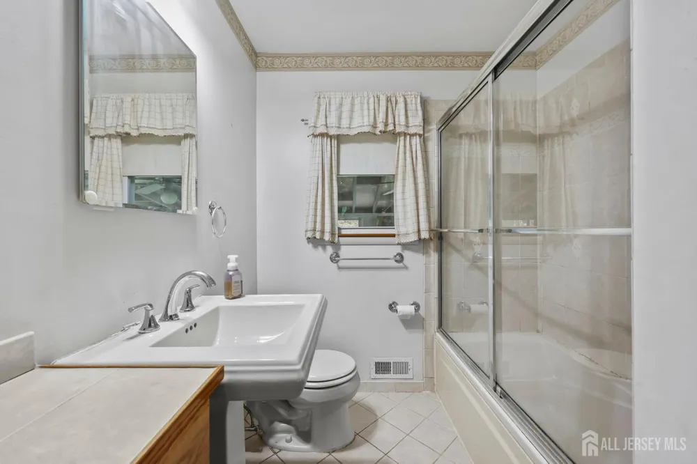 64 Berkley Avenue Colonia, NJ 07067