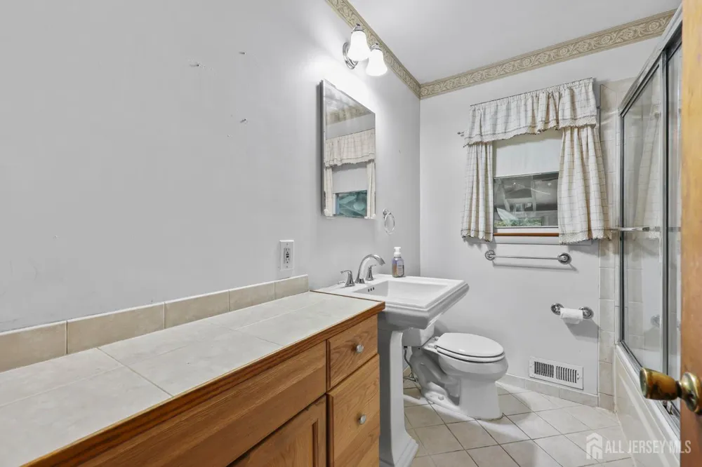 64 Berkley Avenue Colonia, NJ 07067