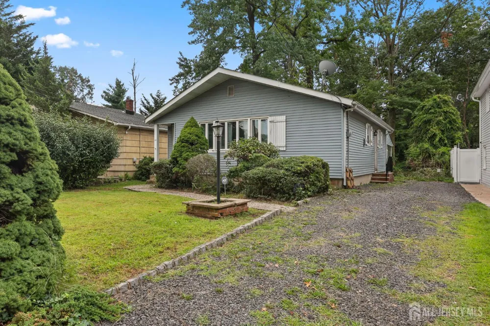 64 Berkley Avenue Colonia, NJ 07067