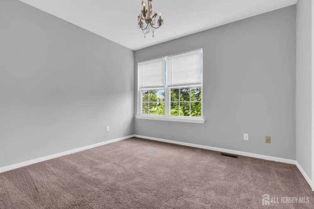 8 Pine Valley Lane Monroe, NJ 08831