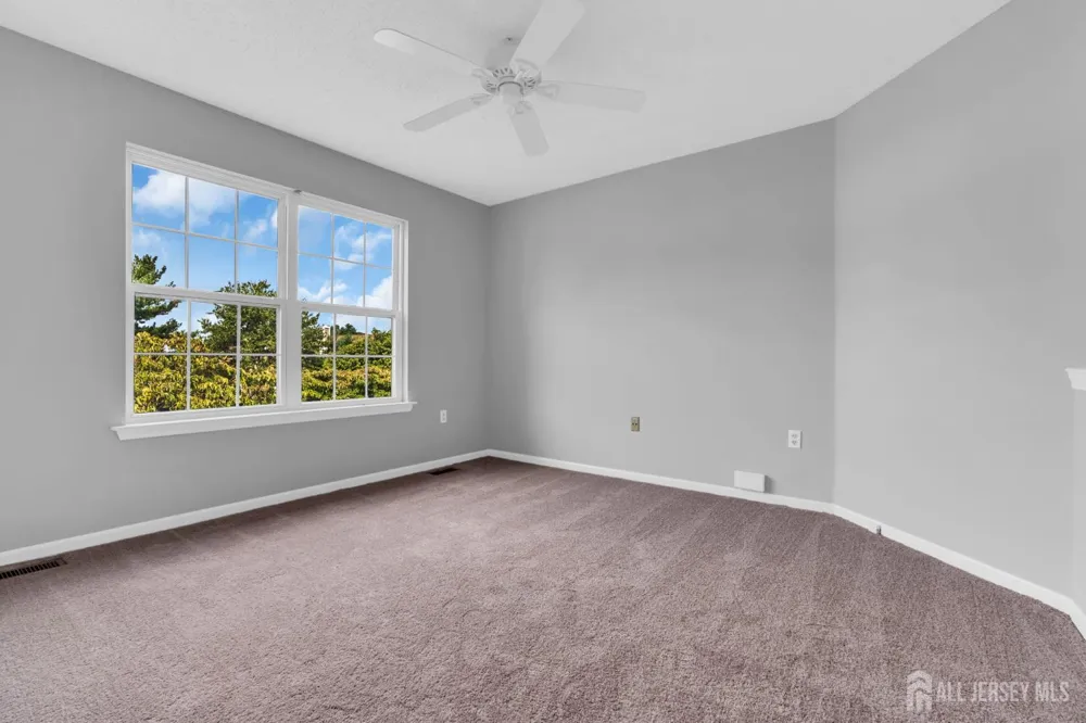 8 Pine Valley Lane Monroe, NJ 08831