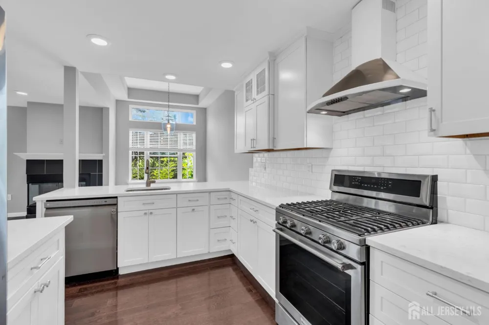 8 Pine Valley Lane Monroe, NJ 08831