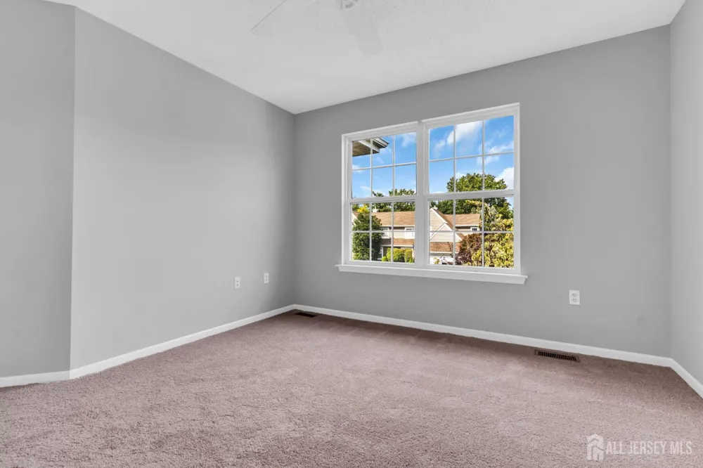 8 Pine Valley Lane Monroe, NJ 08831