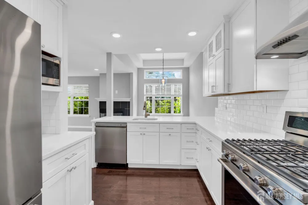 8 Pine Valley Lane Monroe, NJ 08831