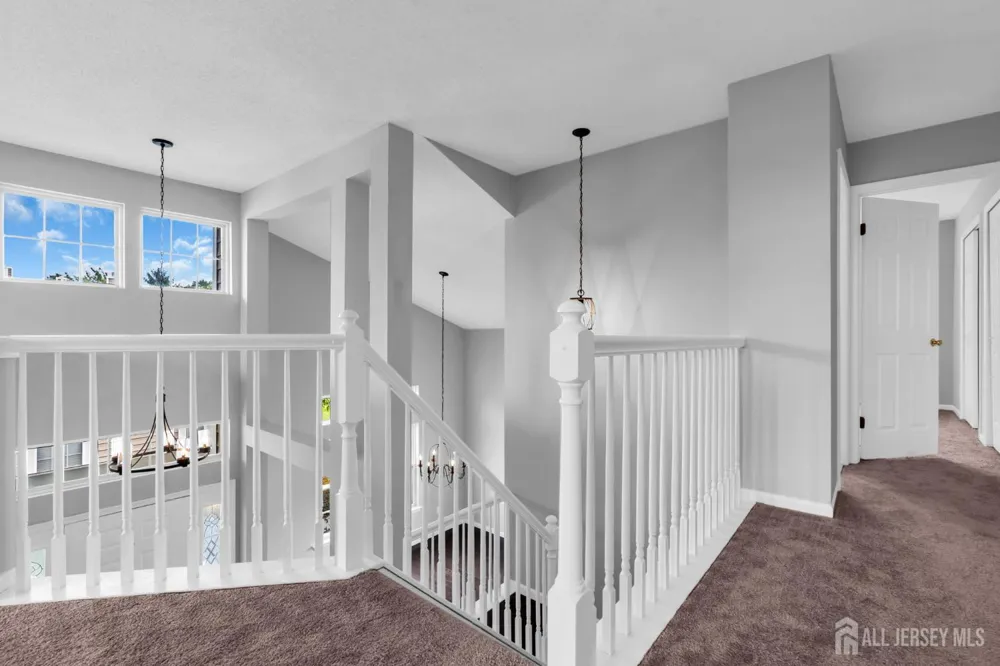 8 Pine Valley Lane Monroe, NJ 08831