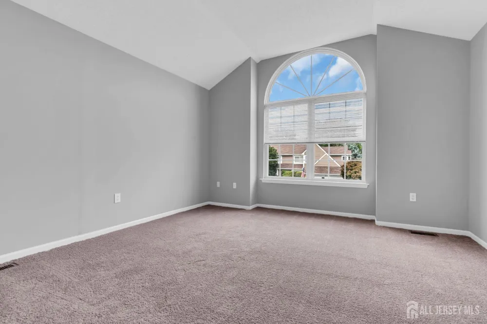 8 Pine Valley Lane Monroe, NJ 08831