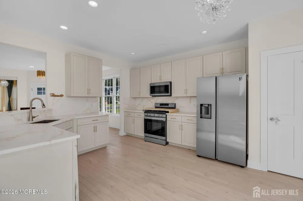 17 Kitchen Avenue Old Bridge, NJ 08857
