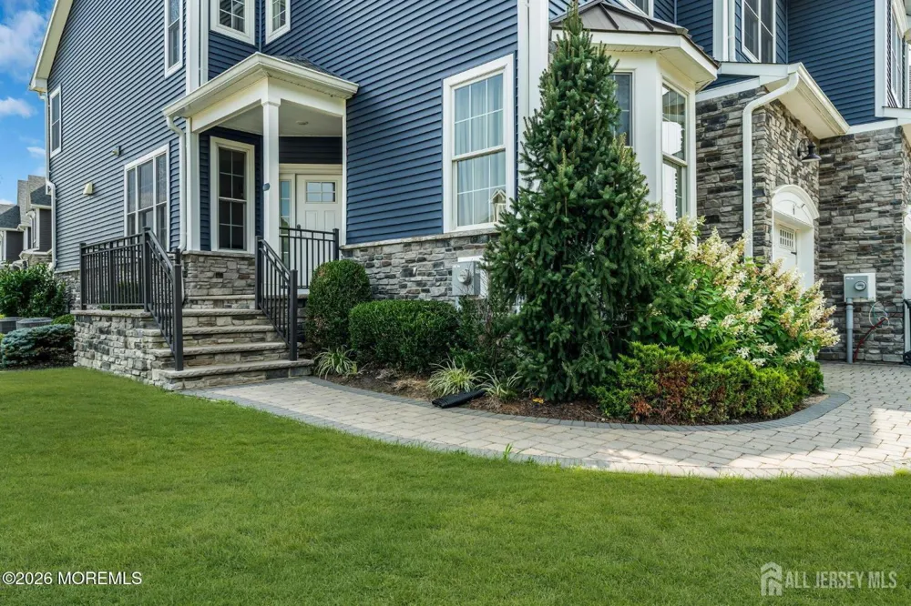 17 Kitchen Avenue Old Bridge, NJ 08857