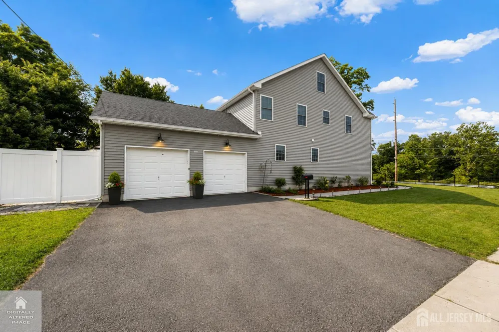 586 Dial Avenue Piscataway, NJ 08854