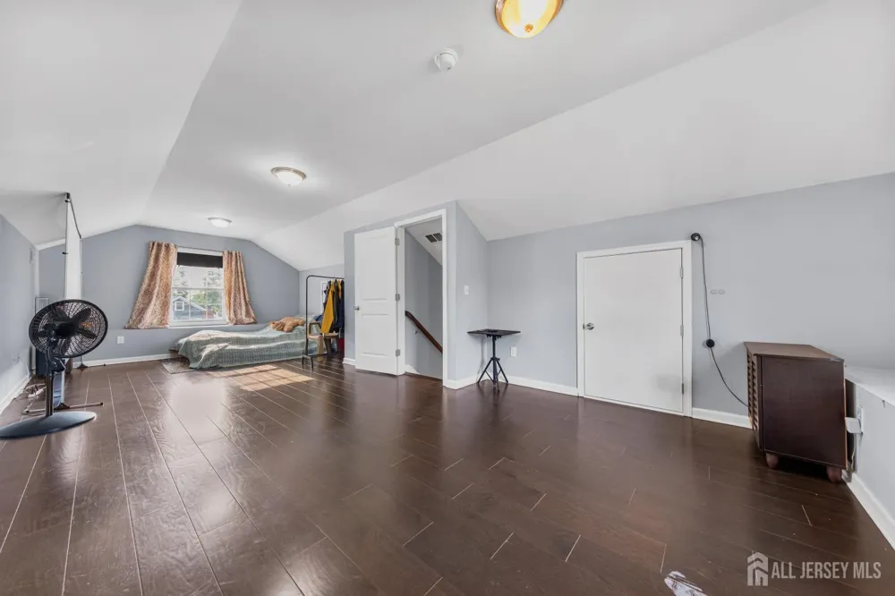 586 Dial Avenue Piscataway, NJ 08854