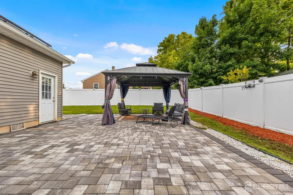 586 Dial Avenue Piscataway, NJ 08854