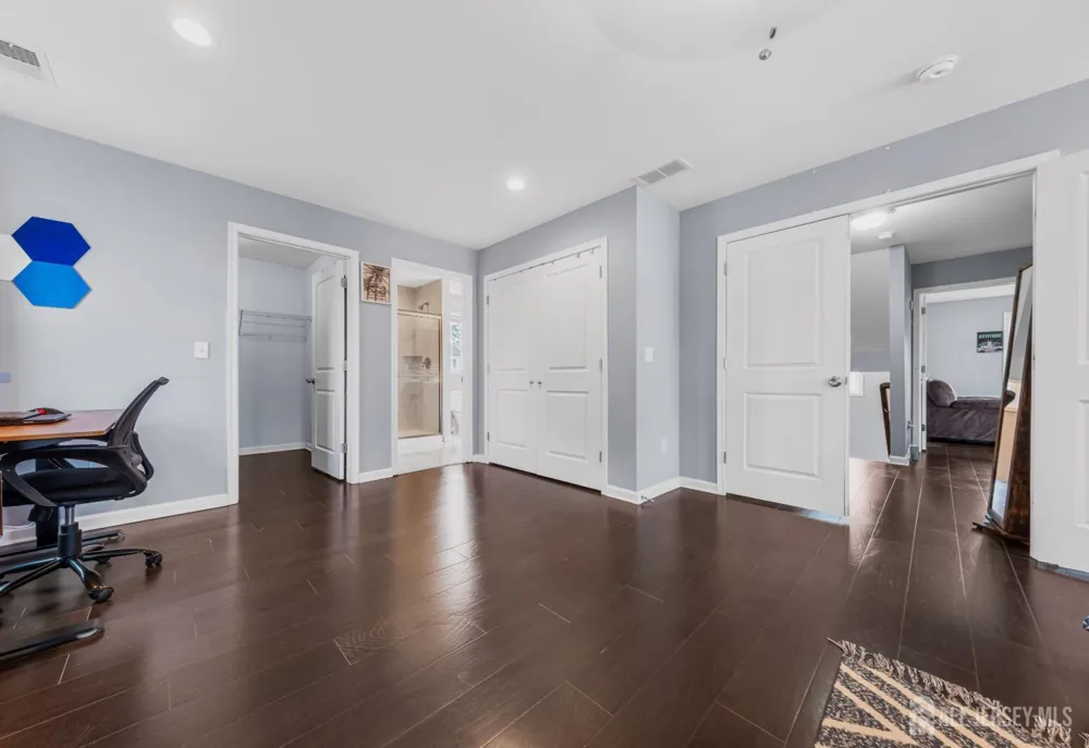 586 Dial Avenue Piscataway, NJ 08854