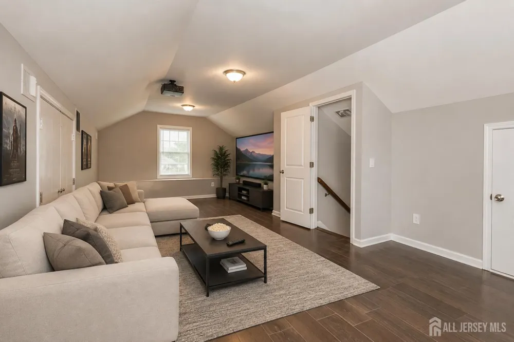 586 Dial Avenue Piscataway, NJ 08854