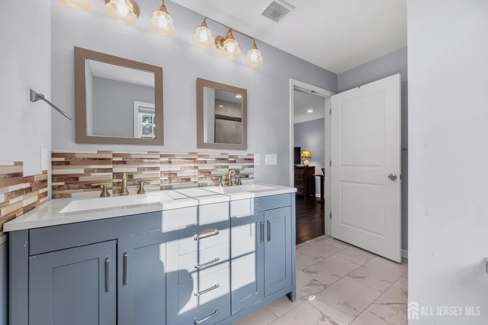 586 Dial Avenue Piscataway, NJ 08854
