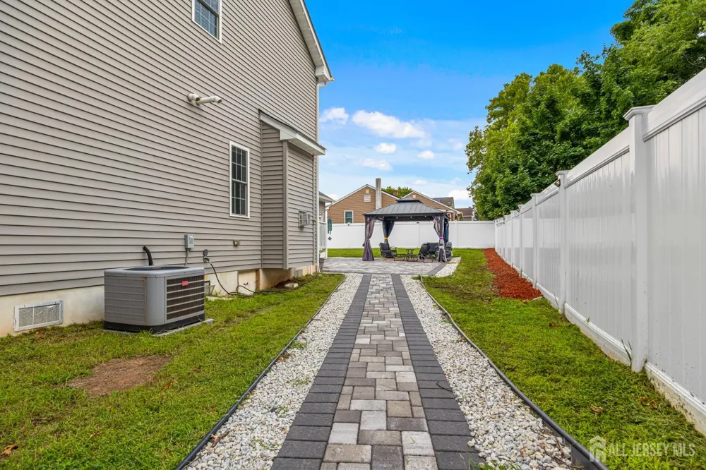 586 Dial Avenue Piscataway, NJ 08854