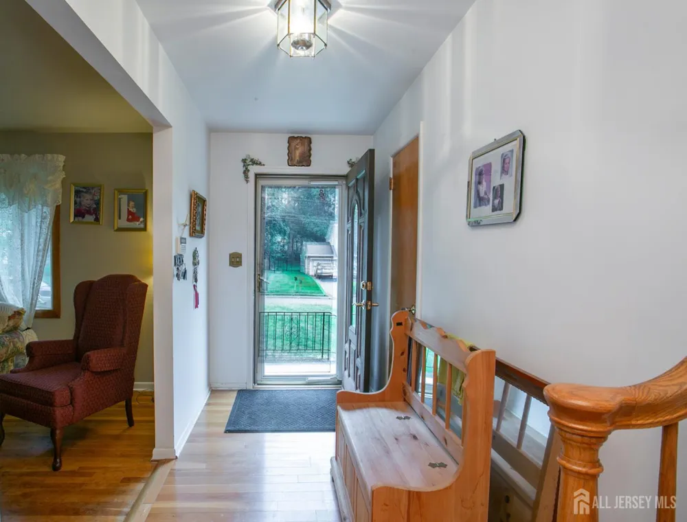 25 Huntington Road Edison, NJ 08820