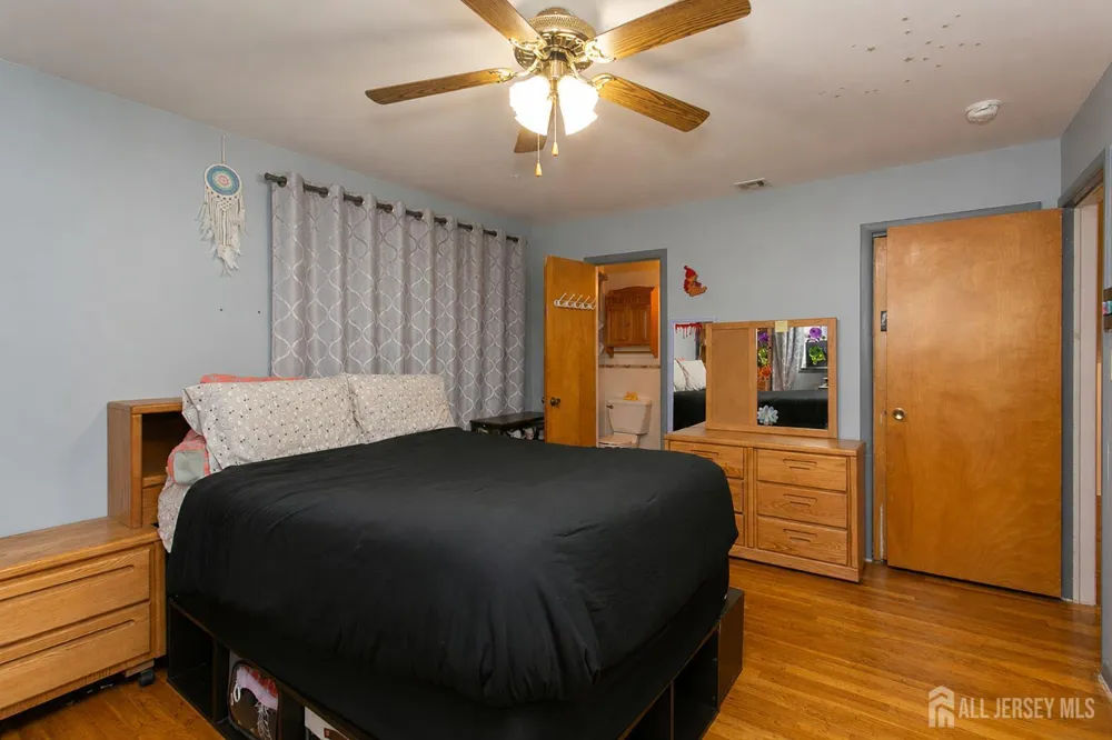 25 Huntington Road Edison, NJ 08820