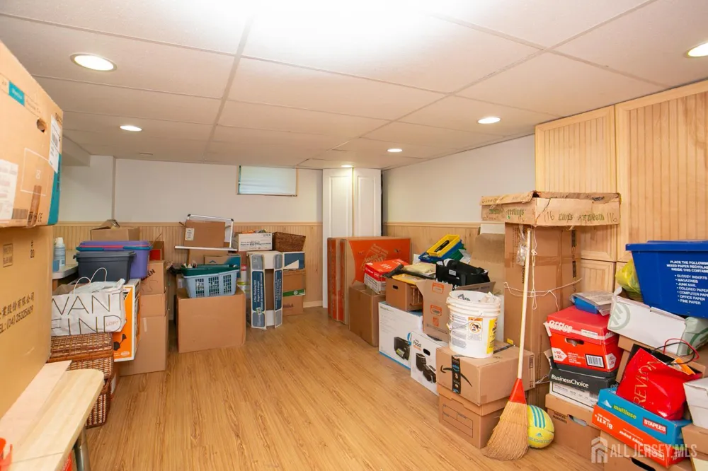 25 Huntington Road Edison, NJ 08820