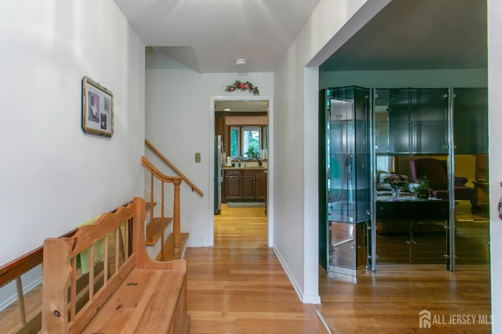 25 Huntington Road Edison, NJ 08820