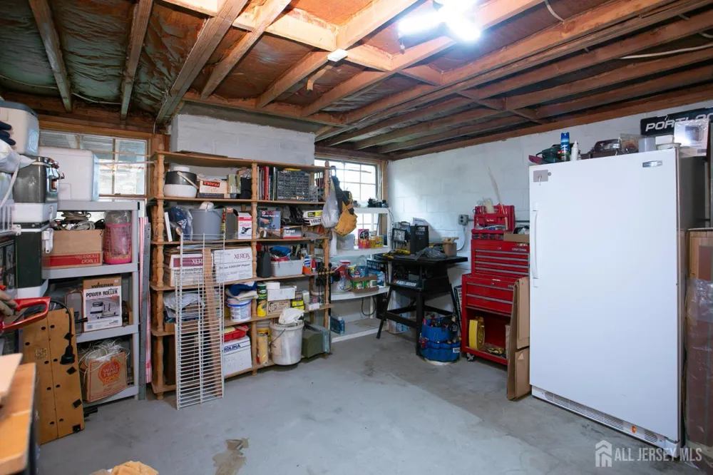 25 Huntington Road Edison, NJ 08820