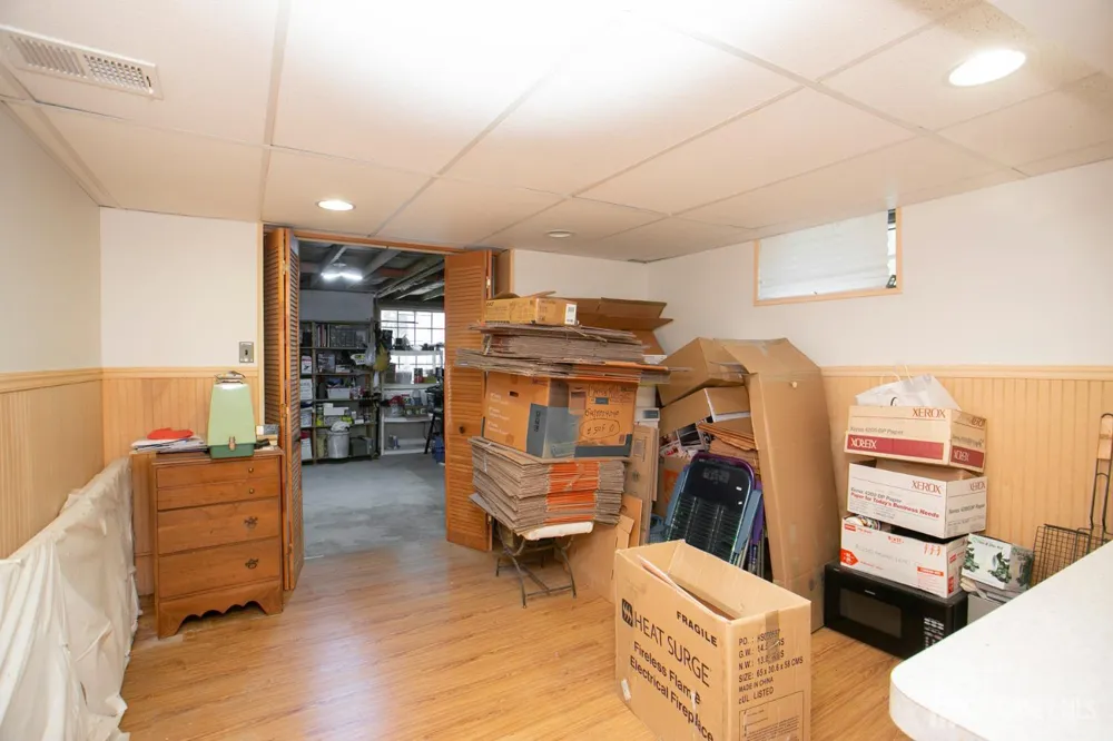 25 Huntington Road Edison, NJ 08820