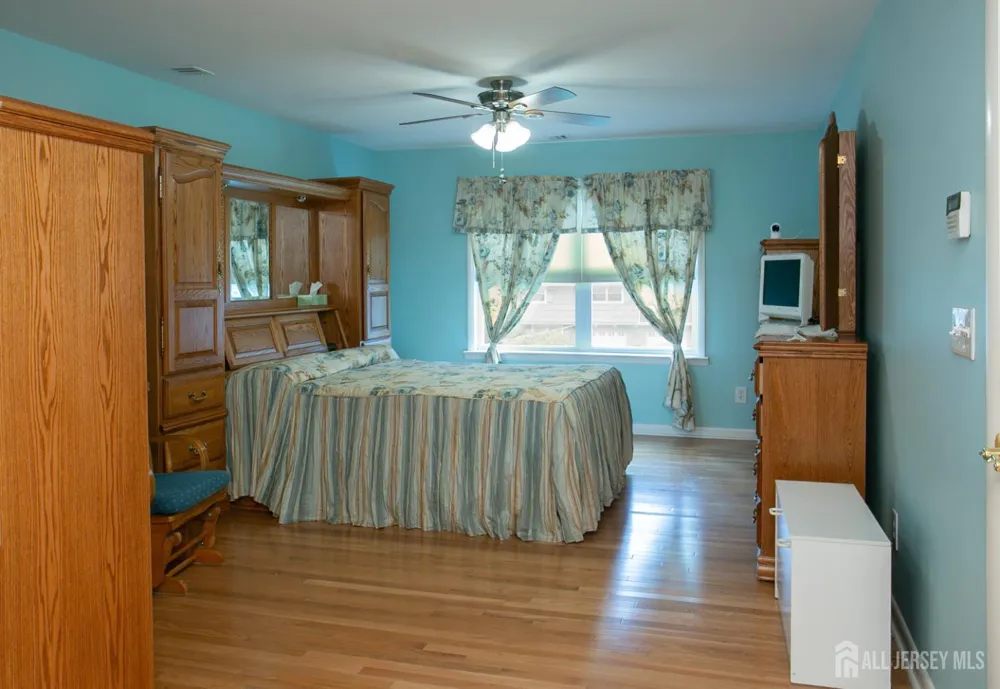 25 Huntington Road Edison, NJ 08820