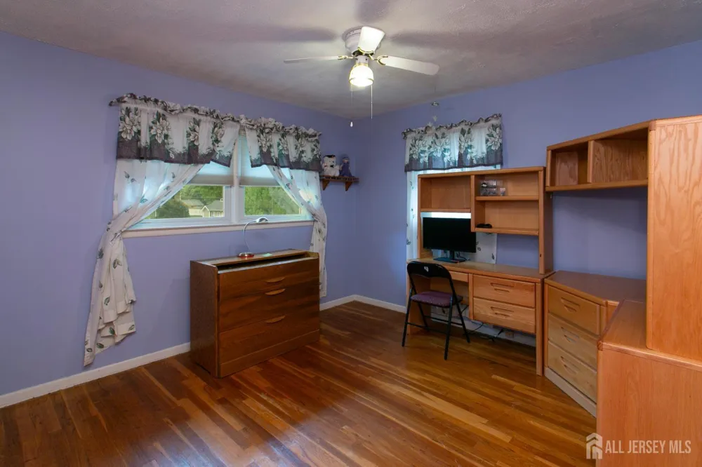 25 Huntington Road Edison, NJ 08820