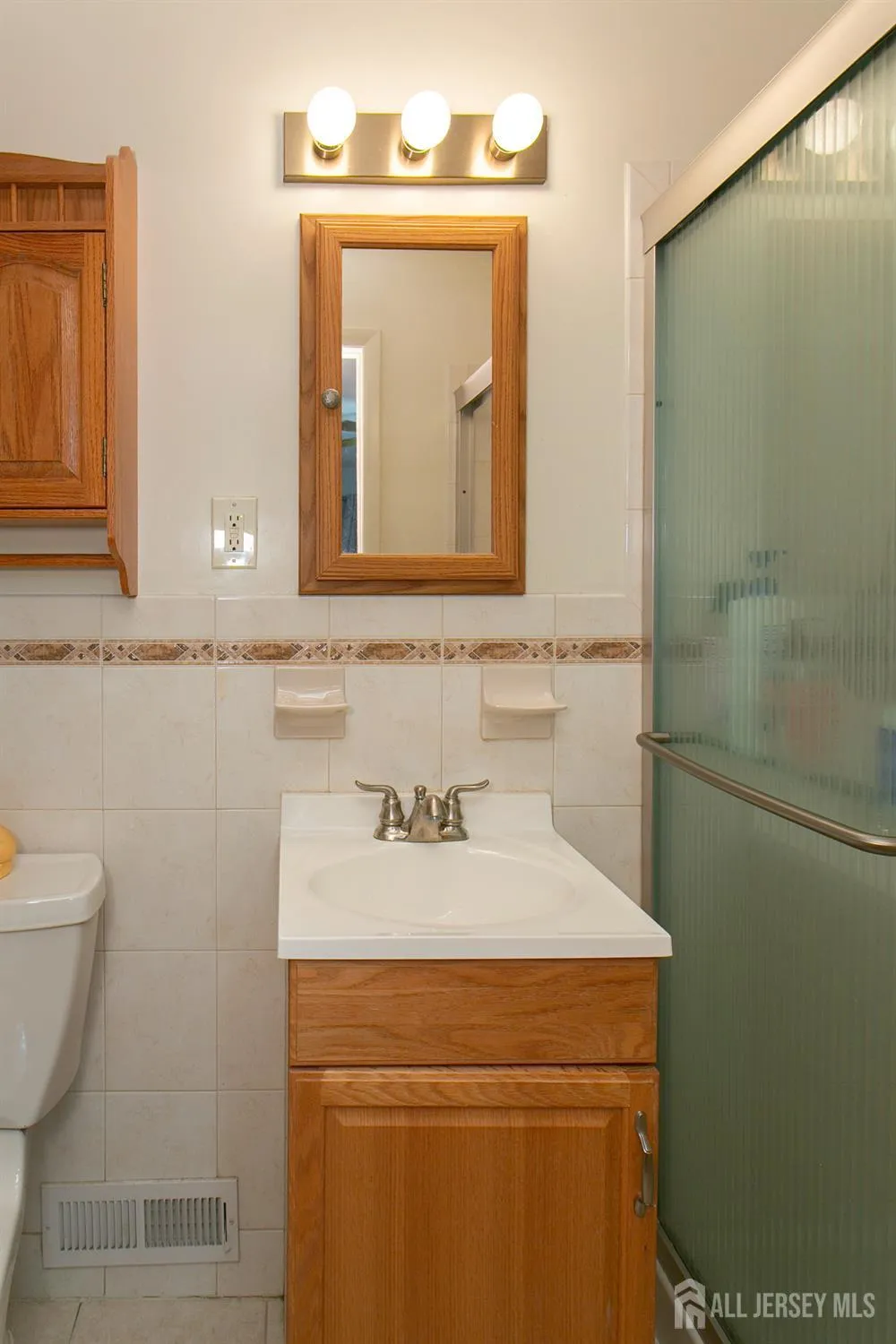 25 Huntington Road Edison, NJ 08820