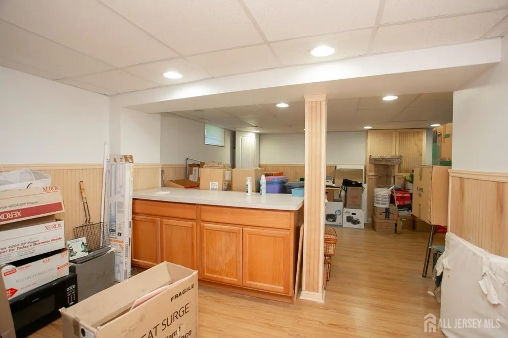25 Huntington Road Edison, NJ 08820