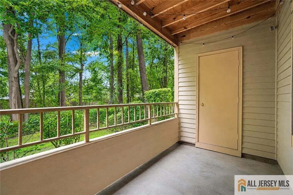 503 Chester Court Helmetta, NJ 08828
