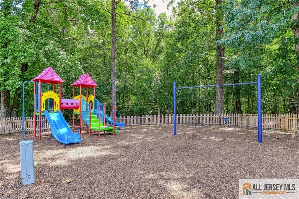 503 Chester Court Helmetta, NJ 08828