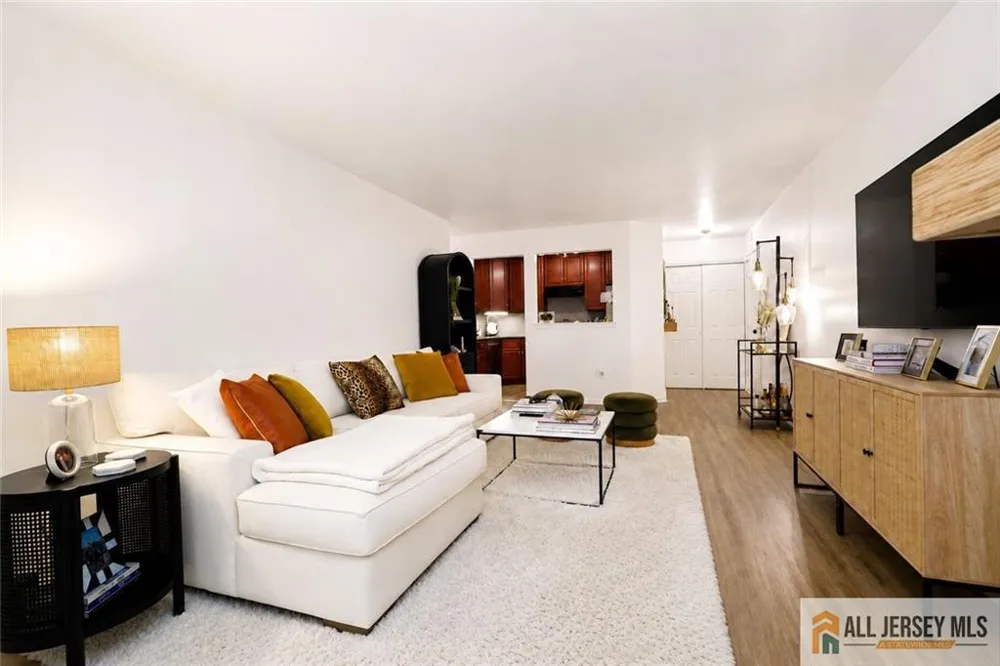 503 Chester Court Helmetta, NJ 08828
