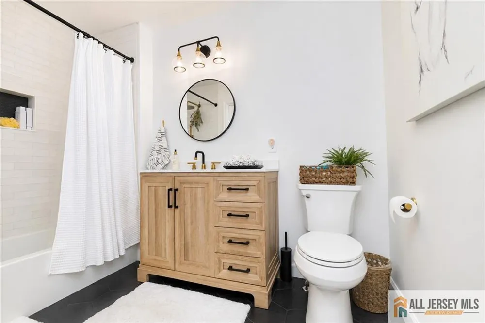 503 Chester Court Helmetta, NJ 08828