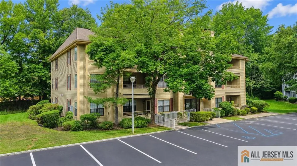 503 Chester Court Helmetta, NJ 08828