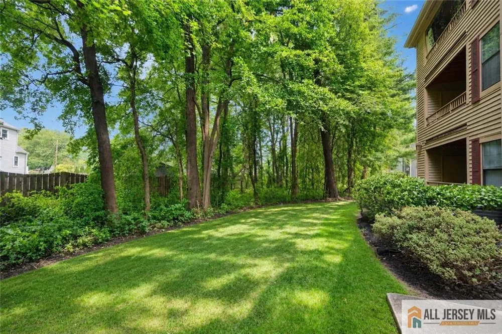 503 Chester Court Helmetta, NJ 08828