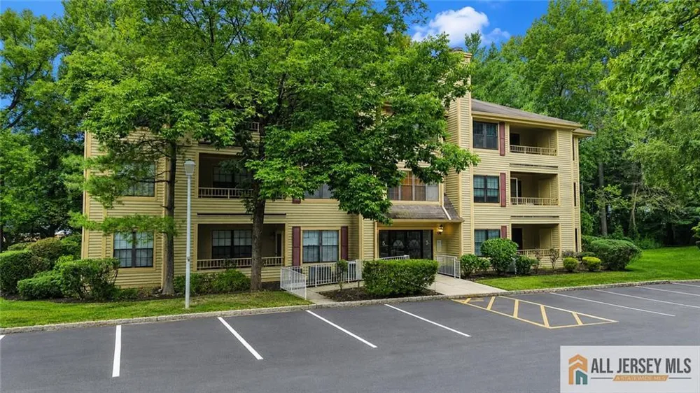 503 Chester Court Helmetta, NJ 08828