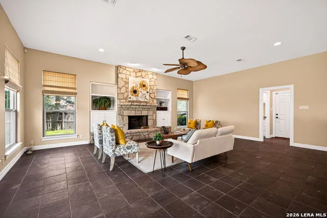 31 Royal Waters Dr San Antonio, TX 78248