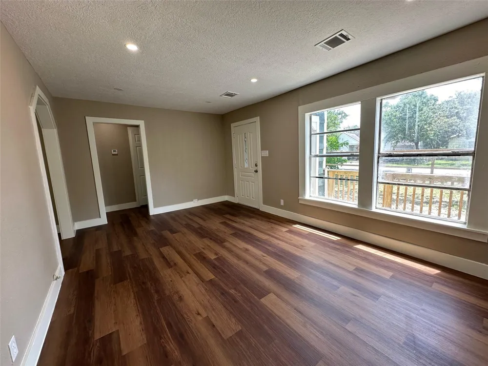 401 Dorchester Street Houston, TX 77022
