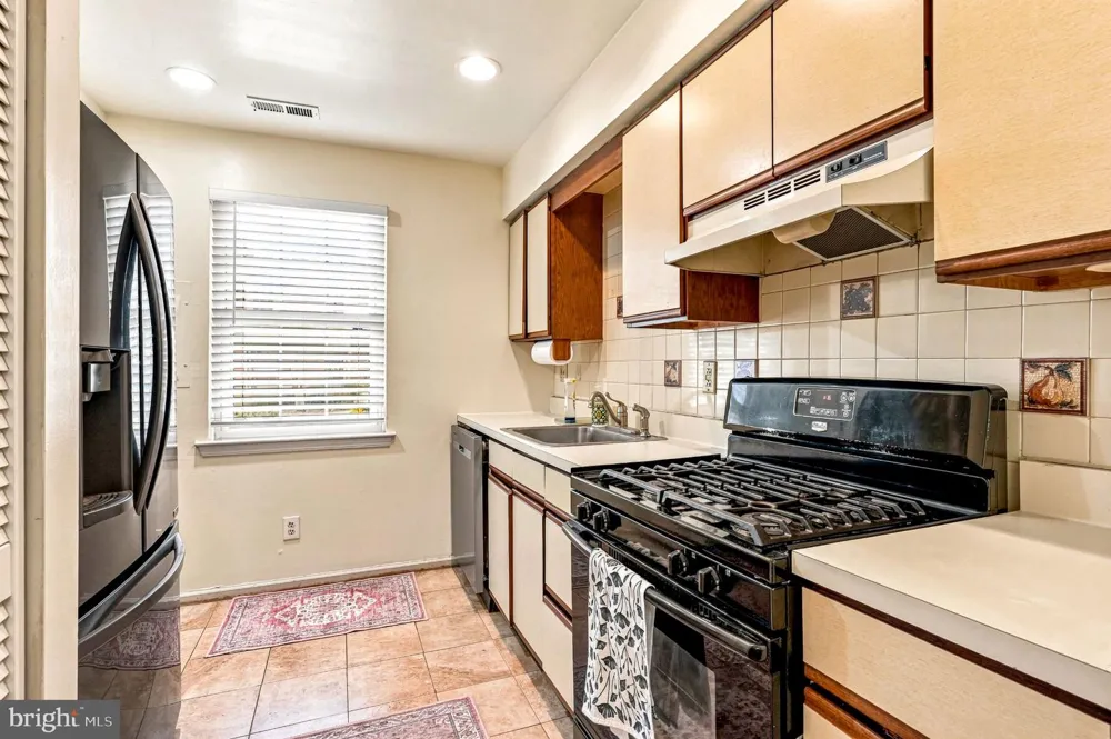 2174 HARBOUR DRIVE #BUILDING 34 Palmyra, NJ 08065